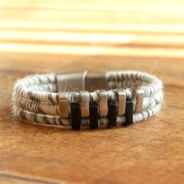 Alpacappella_Jewellery_bracelet_alpaca_yarn_crueltyfree