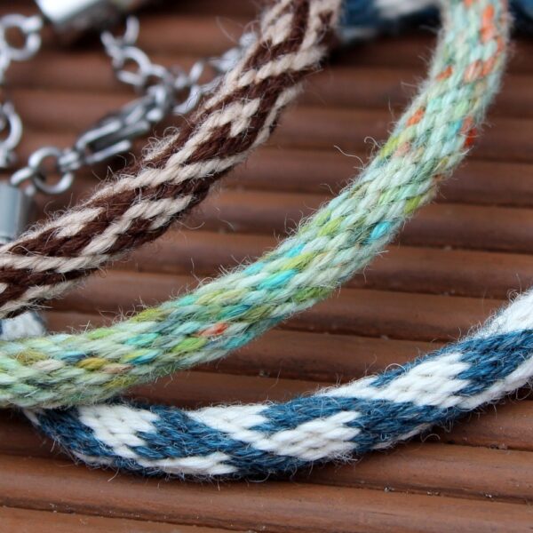 Alpacappellella_kumihimo_set_beginners_friendship_bracelets